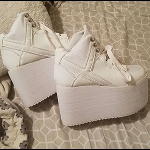 YRU Qozmo Sky Hi Platforms